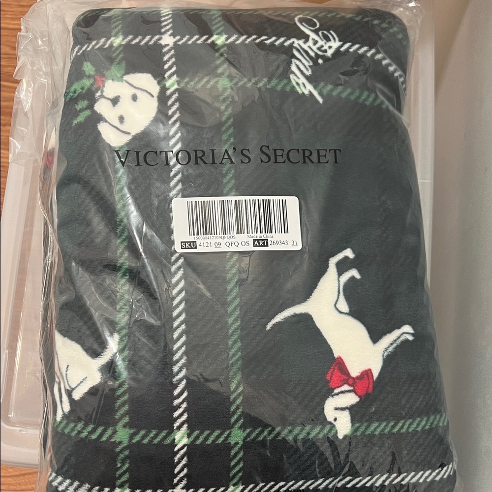 PINK Victoria's Secret Black and White Plaid Throw Blanket